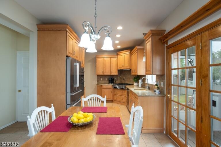 Property listing MLS 4050322 photo 9