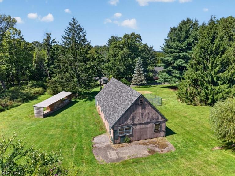 Property listing MLS 4050325 photo 16