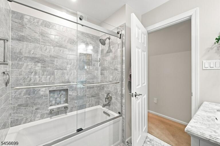 Property listing MLS 4050326 photo 33