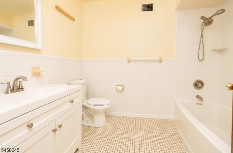 Property listing MLS 4050330 photo 5