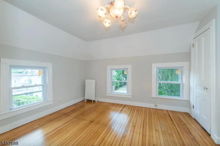 Property listing MLS 4050359 photo 9