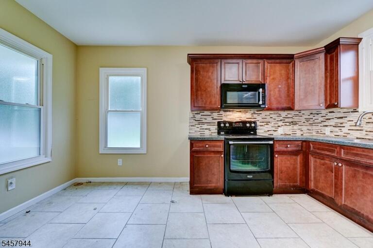 Property listing MLS 4050360 photo 5