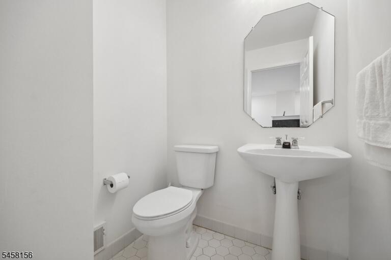 Property listing MLS 4050409 photo 15