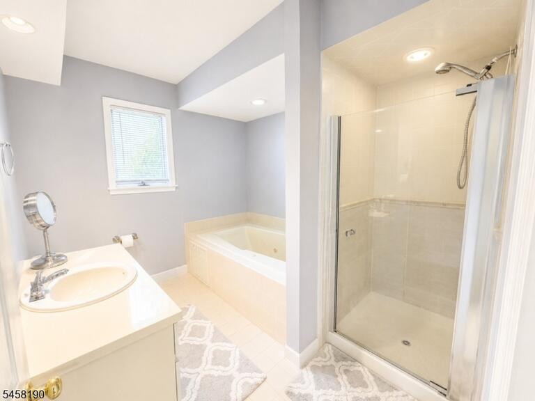 Property listing MLS 4050444 photo 11