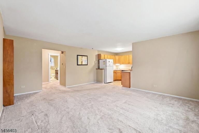 Property listing MLS 4050445 photo 3